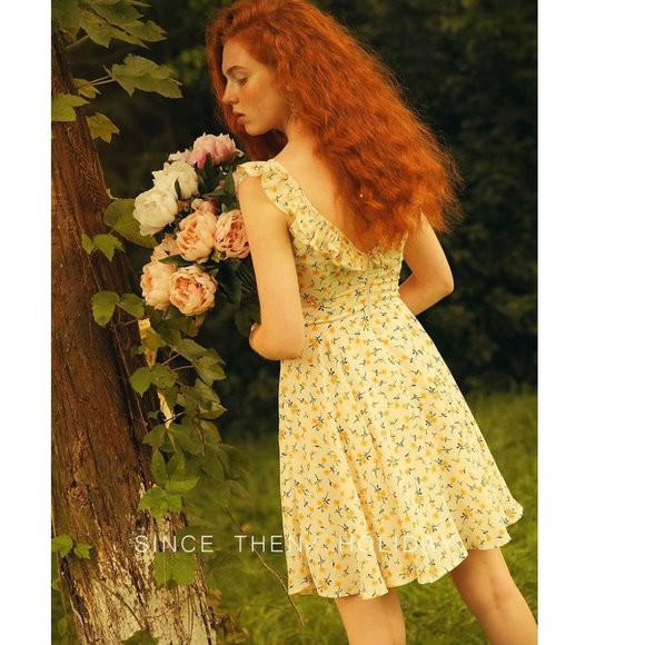 Sleeveless V-Neck Floral Printed Lace-Up Dress - Picture 3 of 7